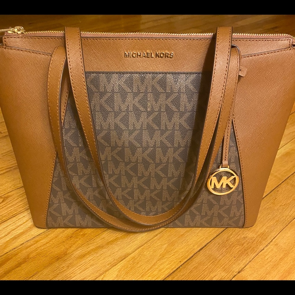 Authentic Michael kors totes bag